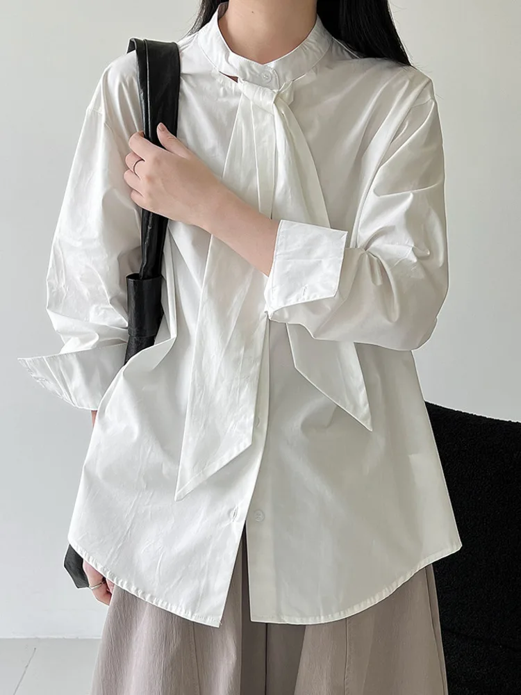 WHTREND Camicia in tinta unita con cravatta design stile coreano per donna 2025 Nuova camicia casual allentata elegante WH1726