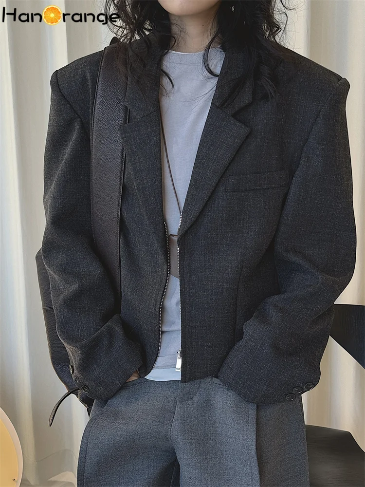 HanOrange 2026 Early Spring Fashion Deep Collar Shoulder Pads Split Line Zipper Blazer Women Temperament Short Coat Black Gray