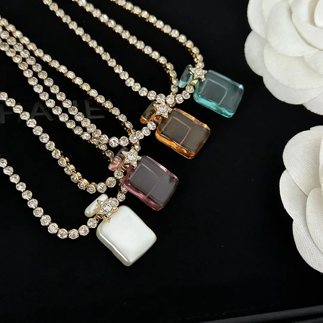 

European and American fashion brand perfume bottle exquisite high quality new necklace 49cm