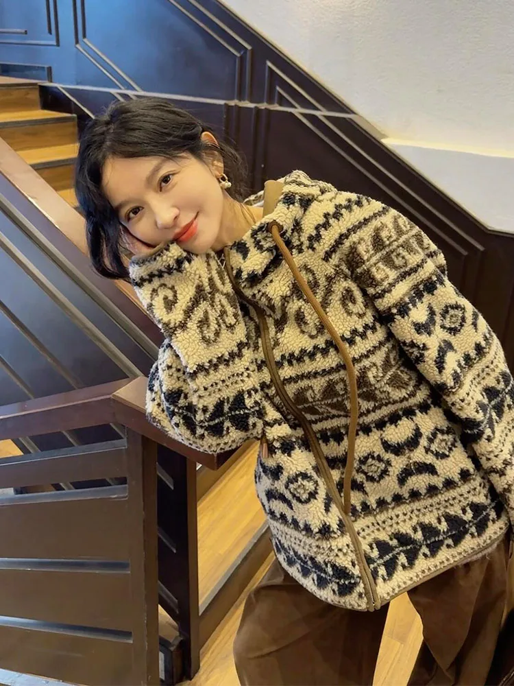 

2025 New Fair Isle Print Lamb Fur Jaet Women Thi Warmth Inteated Leather Fur Hooded Coat Vintage Loose Fit Long Sve