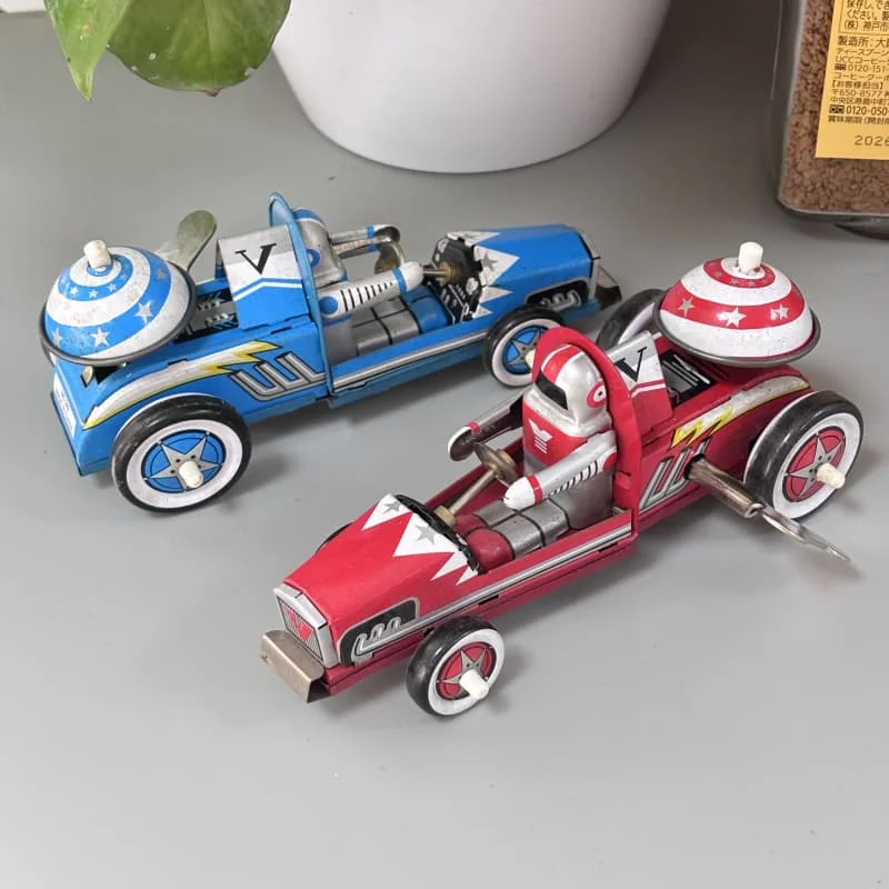 

Collection Retro Wind Up Toy Metal Tin F1 Racing Racer Sports Car Clockwork Figures Model Vintage Toy Gift