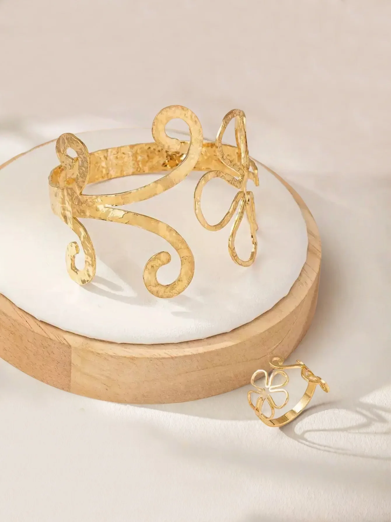 Geometric Spiral Twisted Lines Flower Bracelet & Ring Set