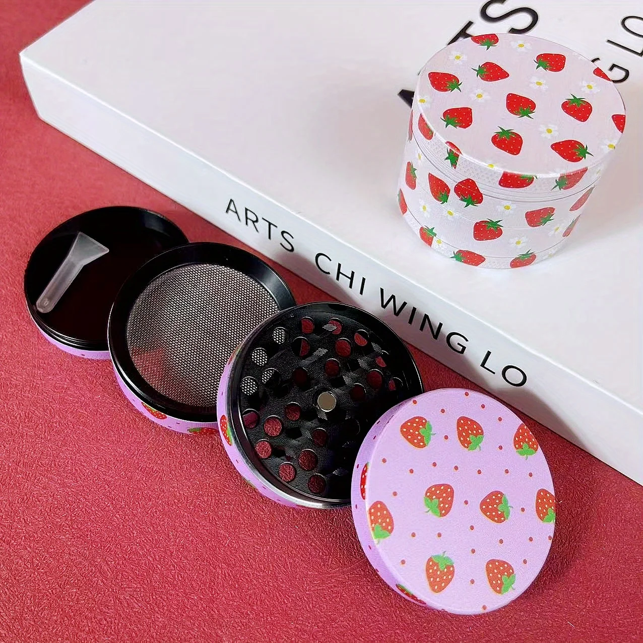 2inch Strawberry Herb Grinder Metal Spice Mill Pepper Crusher Salt Mortar Tobacco Grass Grinder Cigarette Kitchen Tool Gift