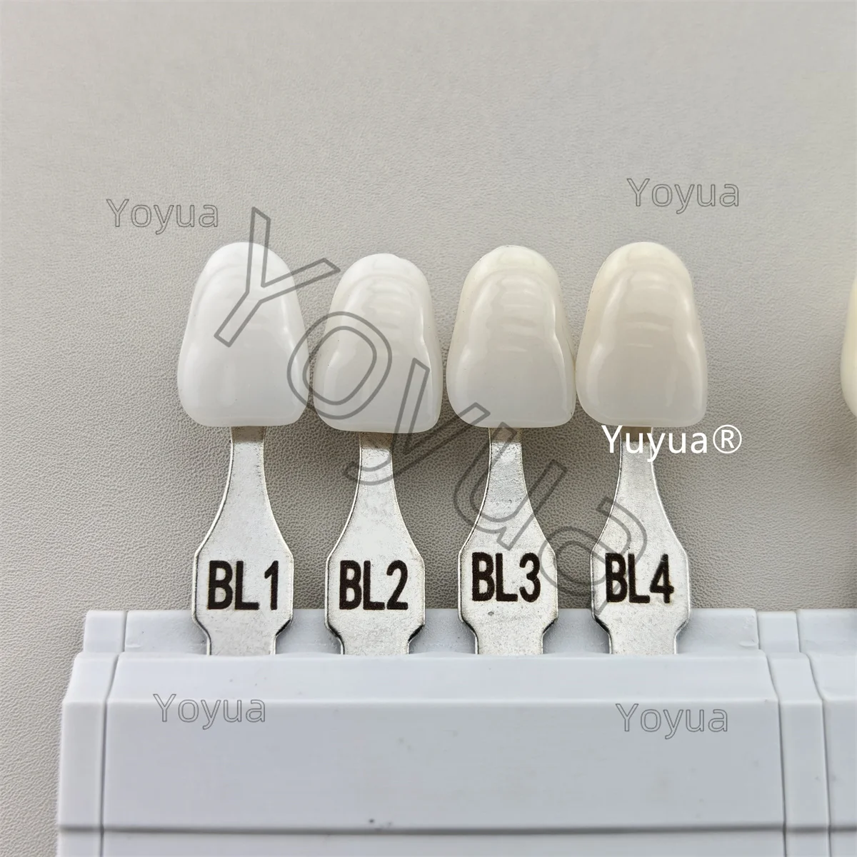 Dental 20Colors Detachable Bleached A-D Shade Guide Bleach Chart 20 Colors Teeth Whitening Based Vita BL1/2/3/4