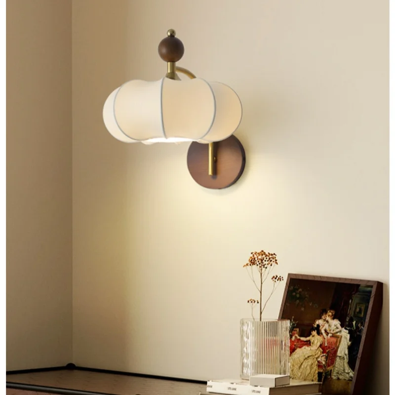 French retro bedroom wall lamp, fabric pattern, antique restaurant, Nanyang solid wood warm master bedroom wall lamp
