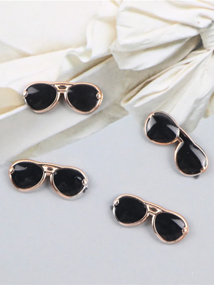 12Pcs Dollhouse Miniature Simulation Resin Sunglass Model Phone Case DIY Accessories