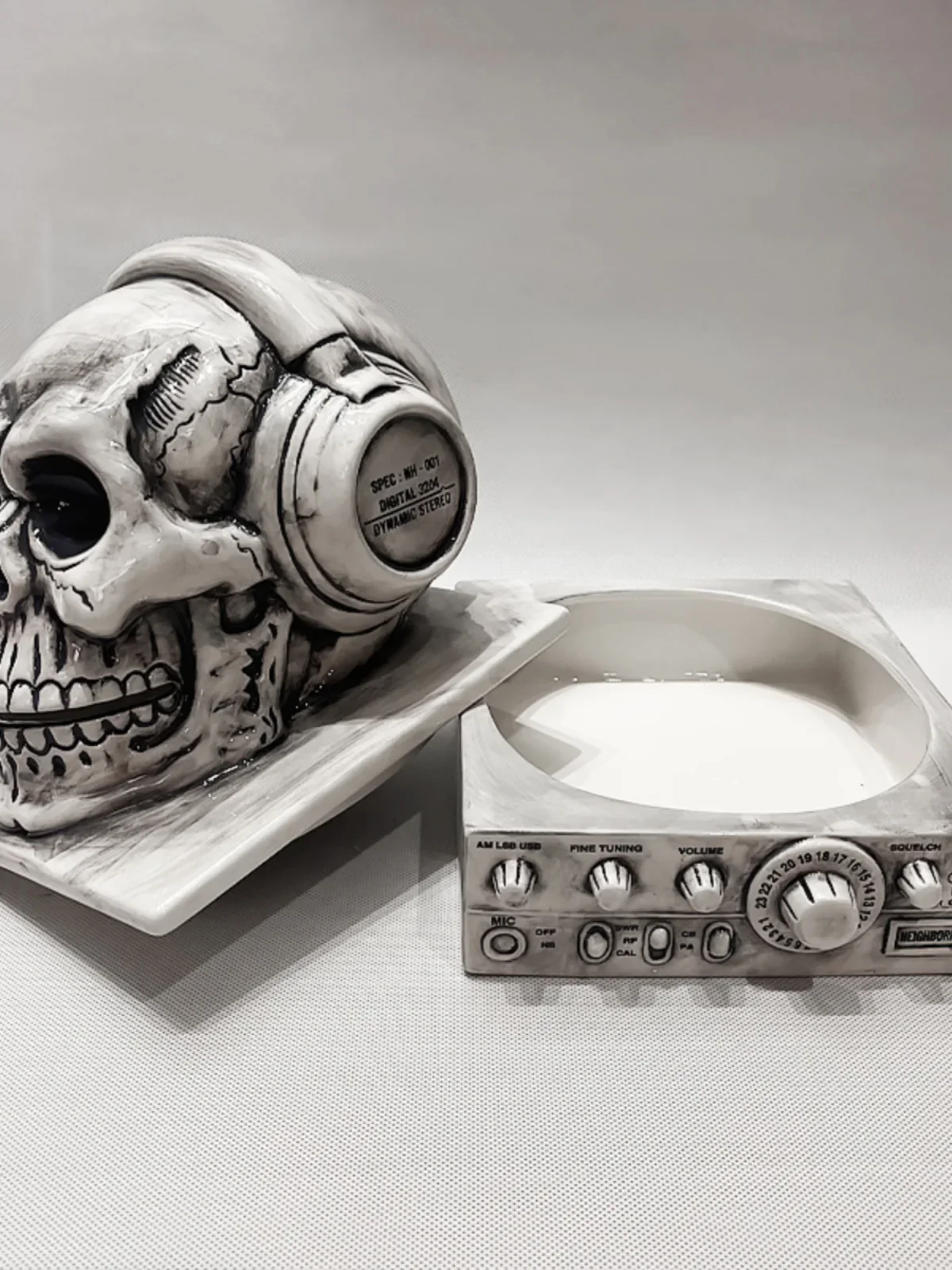 NEIGHBORHOOD BOOZE RADIO listen to music skull incense burner NBHD Japanese style aromatherapy burner ornaments