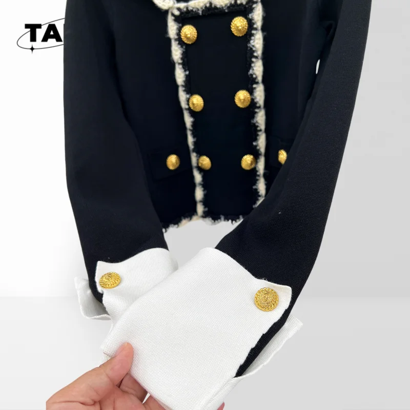 سترة نسائية خفيفة الوزن ومتينة لفصل الشتاء سترة منتفخة كلاسيكية للنساء لراحة الطقس البارد AI1599