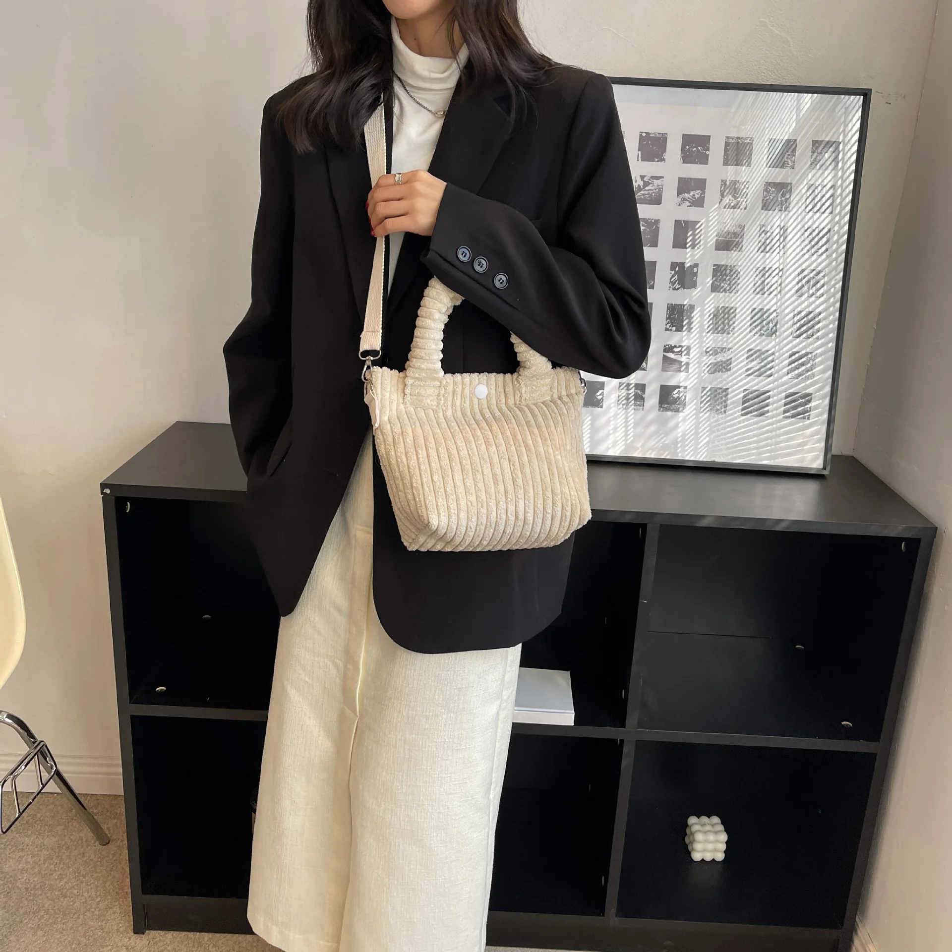 Damen 2026 Herbst-Winter Neuer Stil Koreanische Ins Denim Samt Plüsch Schulter-Umhängetasche Hochwertige Handtasche für Frauen – Detail 20
