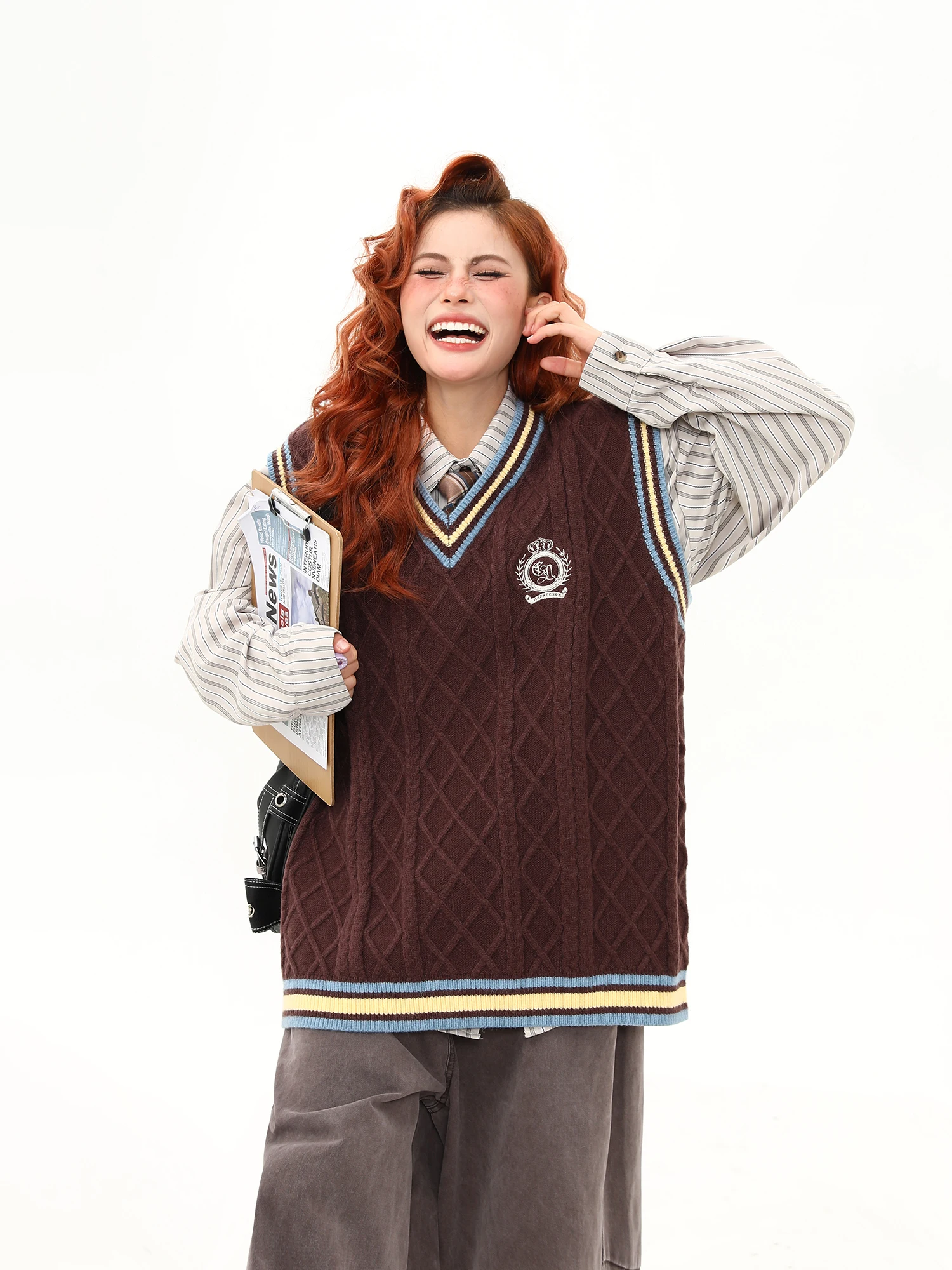 

Wild Azize American Retro College Sle Embroidered Mural Vest Loose Knitted Sweater Women's Autumn Winter Street Faion