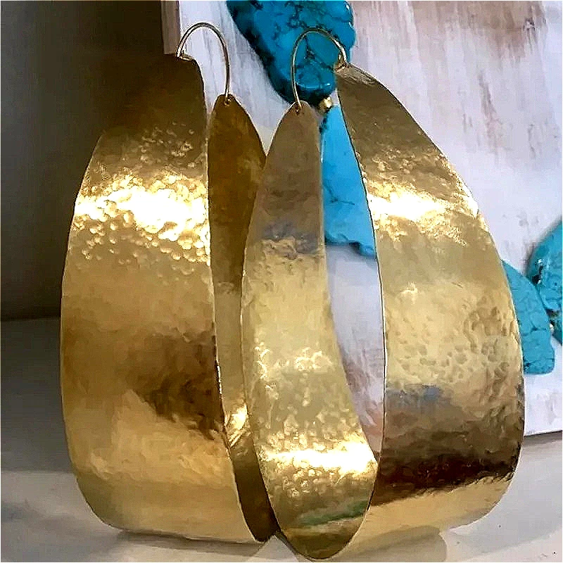 Retro Einfaches Design Hammermuster Vergoldete Creolen für Damen Mode Klassischer Party-Bankett-Schmuck Accessoires Geschenke