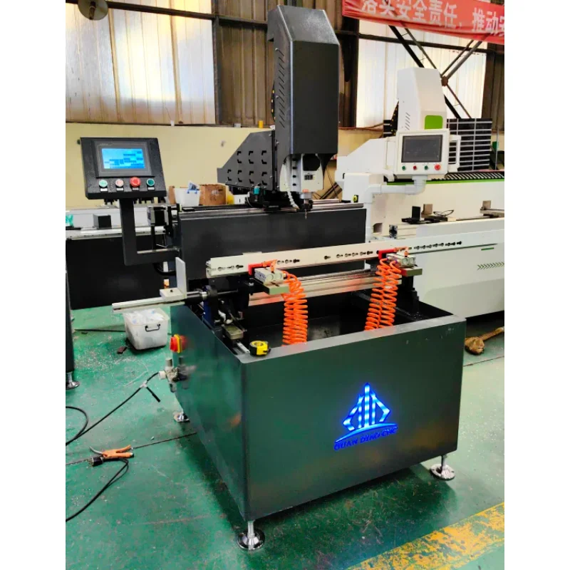 Fresadora de alumínio para portas e janelas de 400 mm e 800 mm