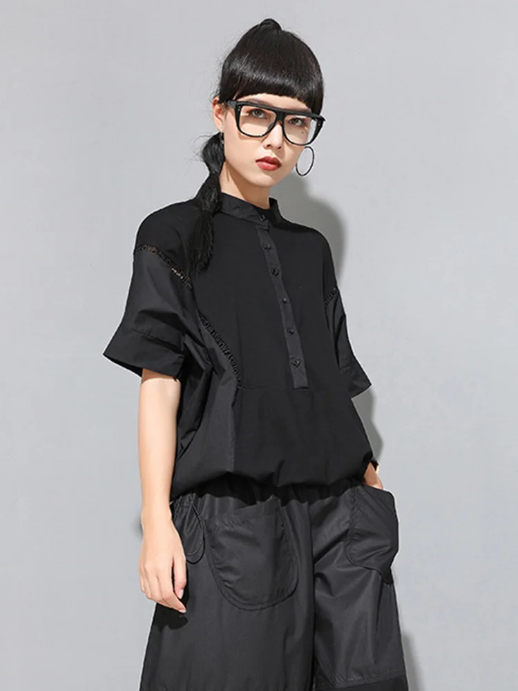 [EAM] Women Black Color-block Big Size T-shirt New Stand Collar Half Batwing Sleeve Fashion Tide Spring Summer 2024 1DE9318