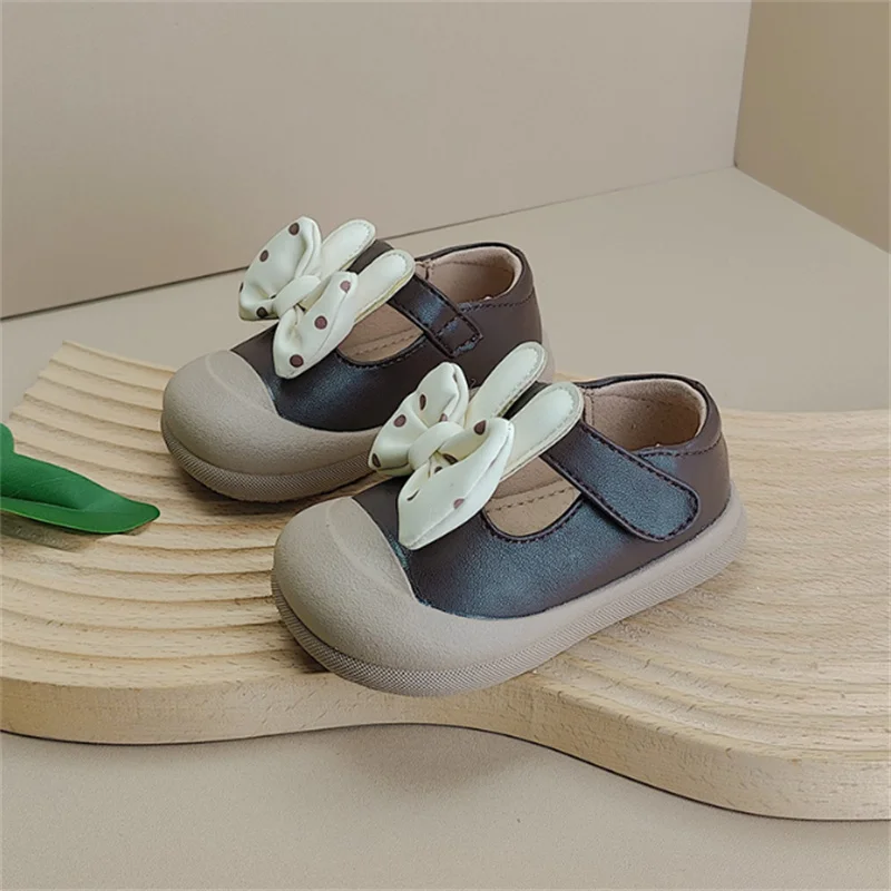 ربيع جديد حذاء طفل للفتيات الجلود فراشة عقدة طفل الأميرة أحذية لينة وحيد في الهواء الطلق موضة أطفال حذا فردي للسيدات