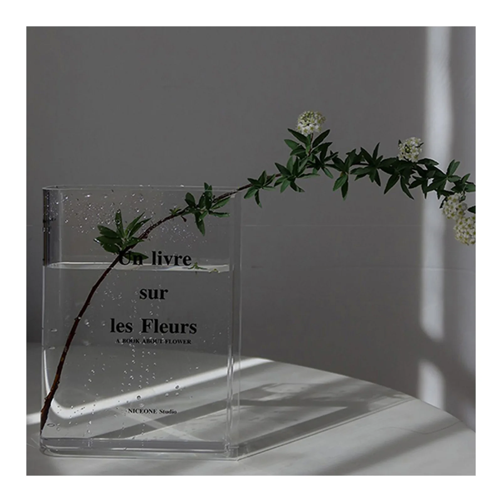 2025 New Portable Acrylic Book Shaped Vase Cute Bookshelf Decor for Floral Arrangement for Flowers Aesthetic Room Decor