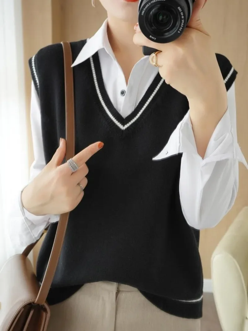 Female Sweater Pullover V-Neck Loose Gray Waistcoat Contrasting Colors Women\'s Knitted Vest Tops 2024 Winter Jumper Wool Classic