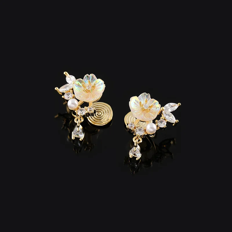 Wholesale of New Fashion Sweet Fairy Flower Earrings Mosquito Incense Plate Ear Clips Ear Clips Ear Holes Sen Series Earrings Gi