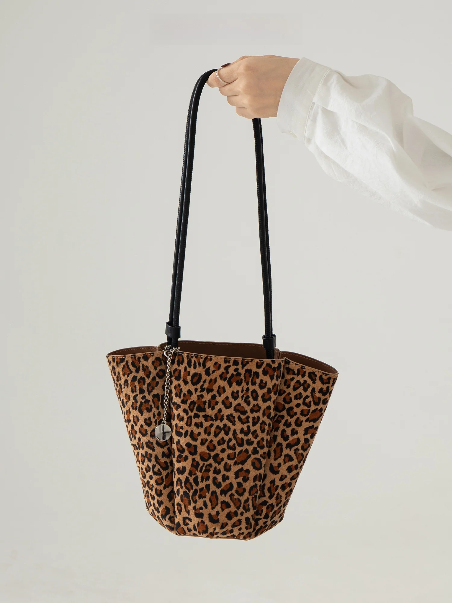 

Faionable Petal Buet Bag Velvet Single oulder Women's Bag Retro All-Match Leopard Print Soft Leather Tote Handbag