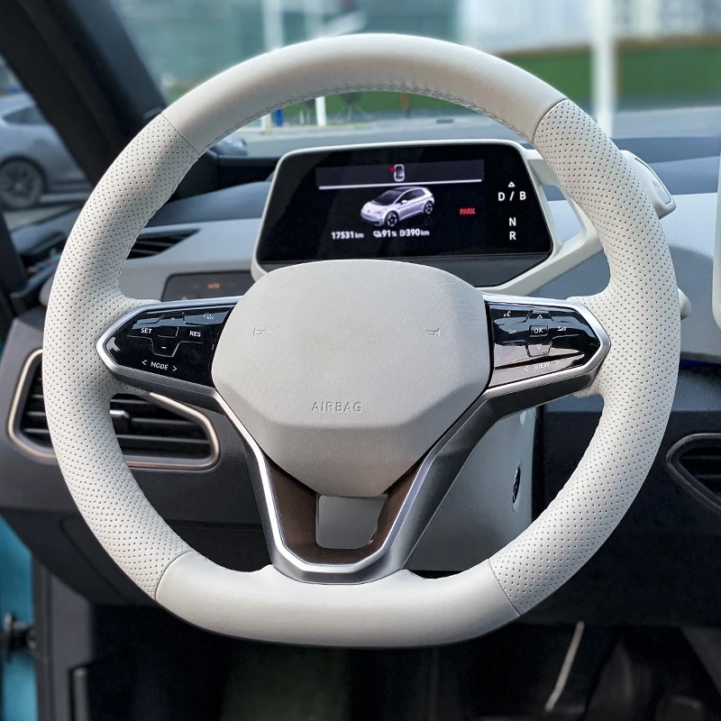 

Подходит для чехлов на руль Volkswagen ID3, Magotan GTE, ID4, Tayron, ID6, Tiguan, ID7, Sagitar, прошитые вручную. Ручная сшивка.