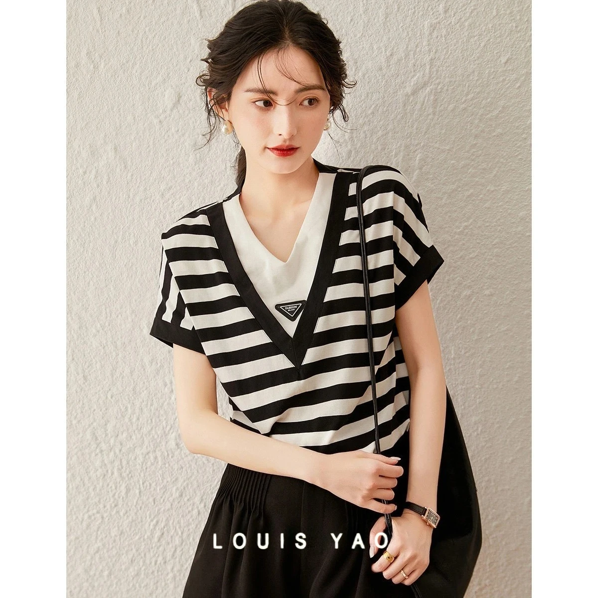 

Women's Striped T-shirt Fake Two Piece Splicing Tees Top Fashion Casual V-neck Short Sleeve T-shirt Female Clothing Summer 2025