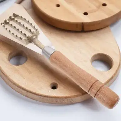 

Kitchen Fish Scale Scraper Heavy Duty Brass Construction Simple Design for Easy Operation Fish Cleaning Peeler Seafood Prep