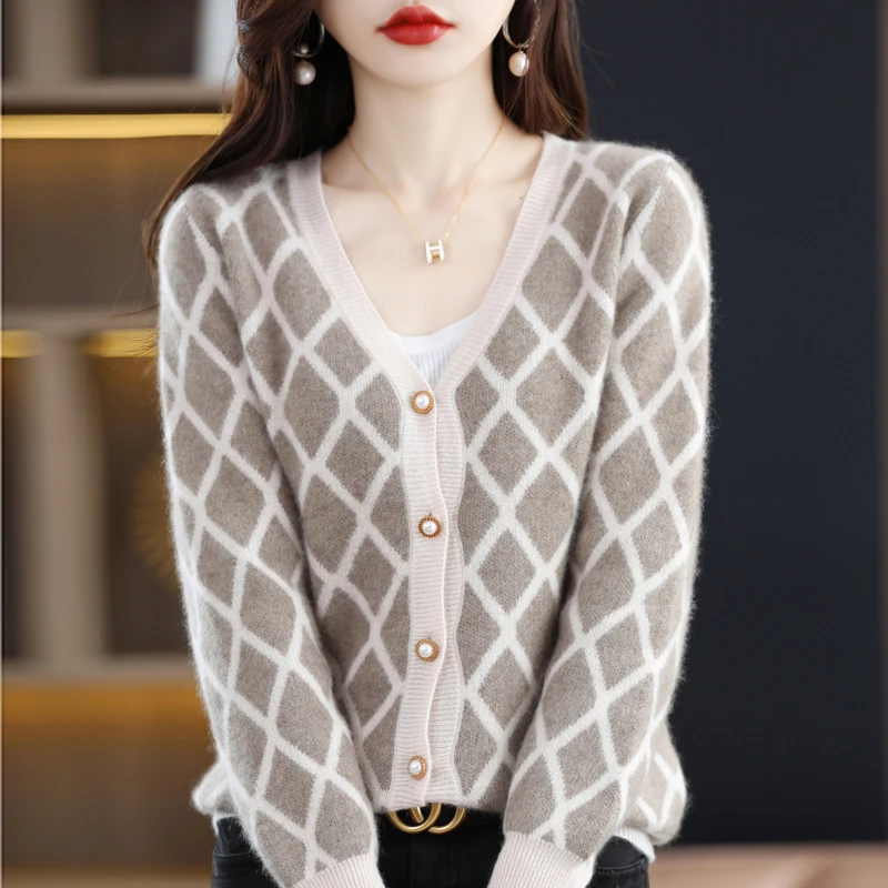 Autumn And Winter New Color Block V-neck Temperament Pure Wool KnVen Women's rsatile  Fashionable Women's Clothingitted Cardiga