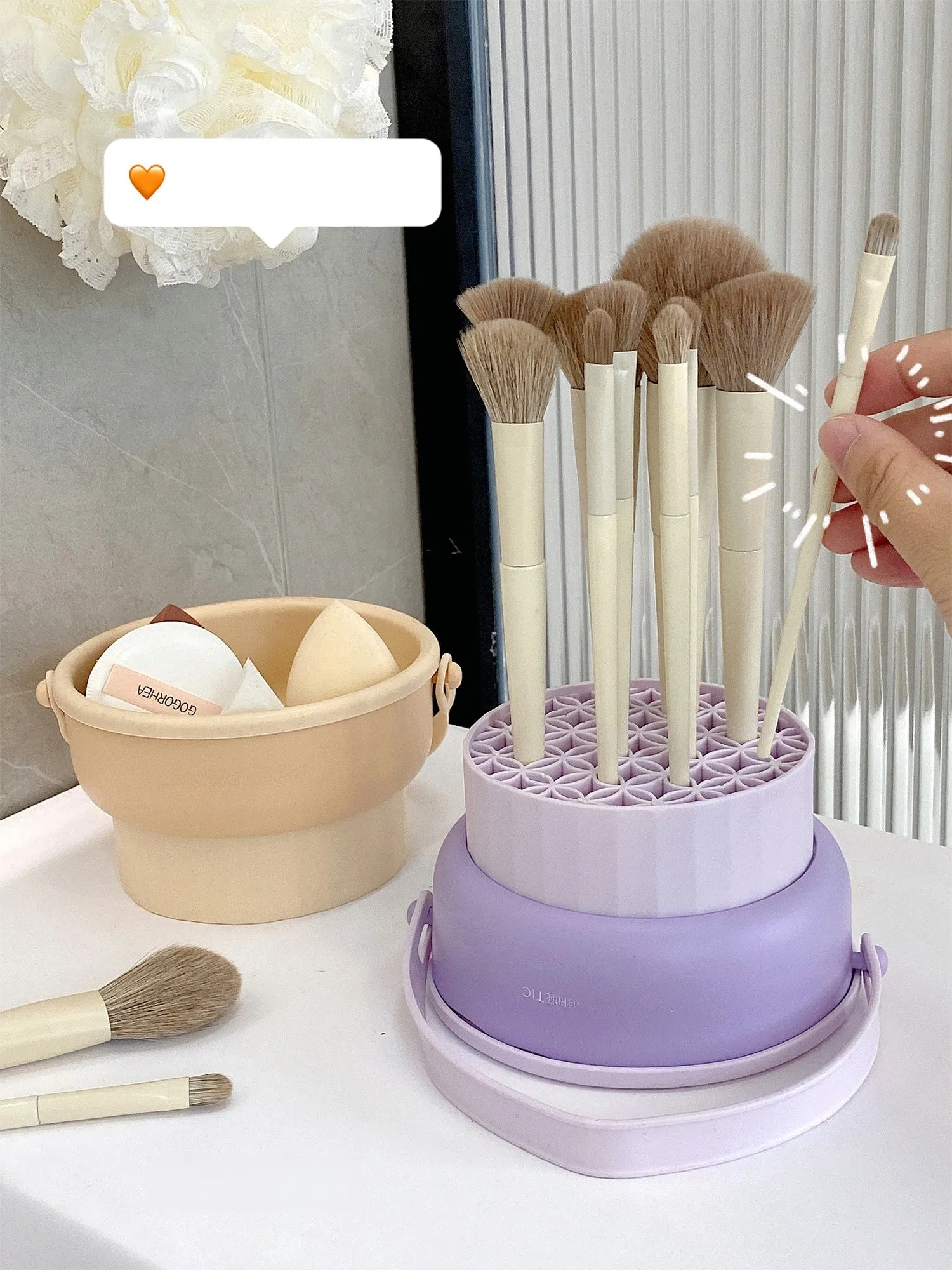 

Многофункциональная губка-щетка для чистки, инструмент для чистки подушек, губка-яйцо, корзина для хранения щеток