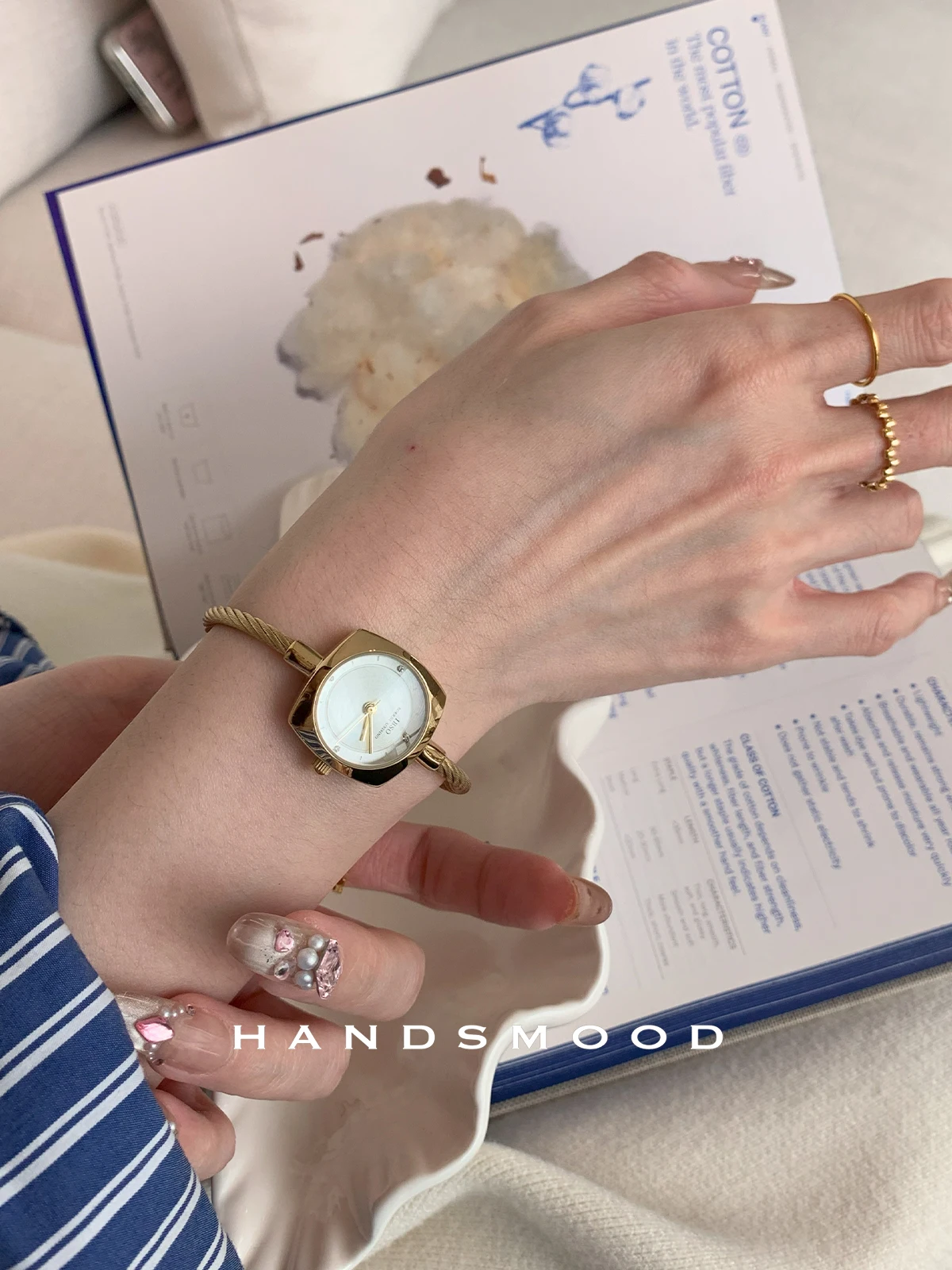 

Square-shaped sophisticated bracelet, versatile women's watch, gift for women, timepiece, stylish quartz watch, women's jewelry.