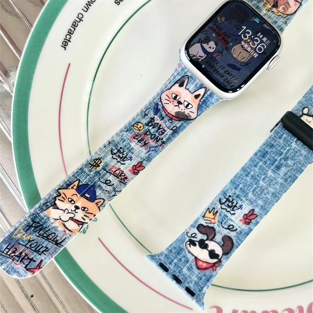 Tie Dye Denim Cartoon Band para Apple Watch, Dog, Cat, Ultra Soft Strap para iWatch, Bonito, 9, 8, 7, 6, 5, 4, 3, 2, SE, 41 milímetros, 49 milímetros, 45 milímetros, 44 milímetros, 42 milímetros, 40 milímetros, 38 milímetros