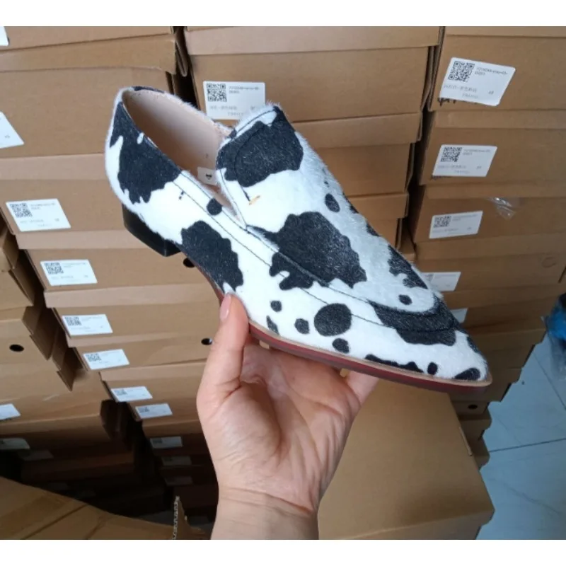 مصمم الأزياء البقرة نمط أشار تو عارضة شقة المتسكعون النساء قارب الأحذية الضحلة حذا فردي للسيدات قارب الأحذية زائد حجم 43