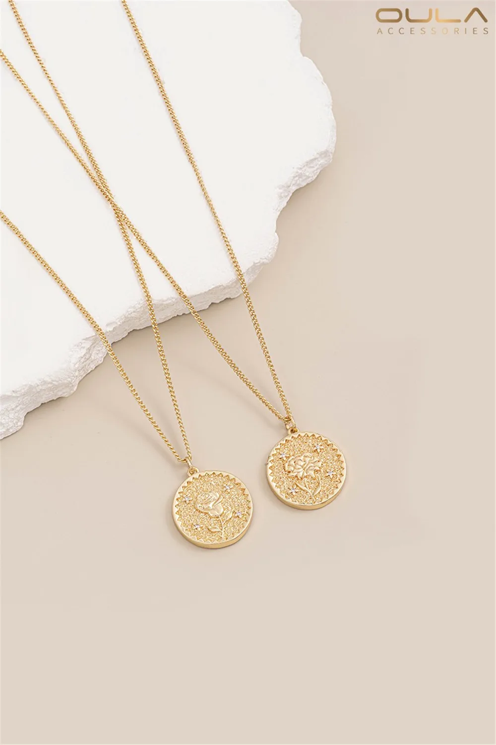 1 peça 14k revestido de cobre ouro real pingente redondo de flor de aniversário de dezembro, colar diy, cabide de corrente de suéter, pingente elegante