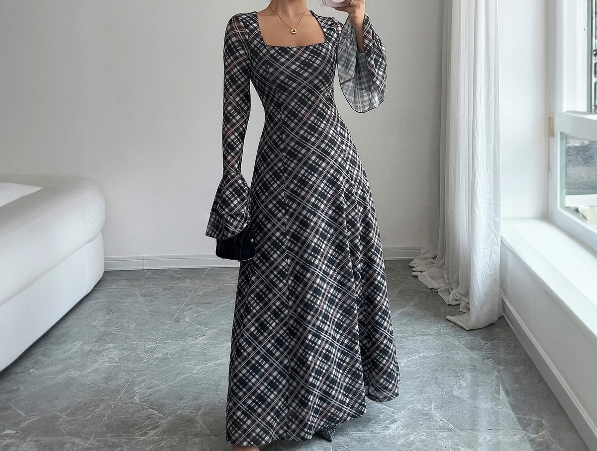 

Elegant Plaid Shirt with Flared Sleeves Hip Hugging Skirt Women's Dress Autumn/winter 2025