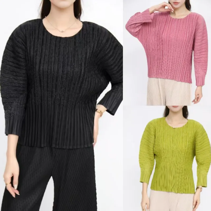 

2025 Miyake Pleated T-shirt Fall New Long-sleeved Round Neck Pleated T-shirt Lazy Loose Plus Size Temperament Thin Tops