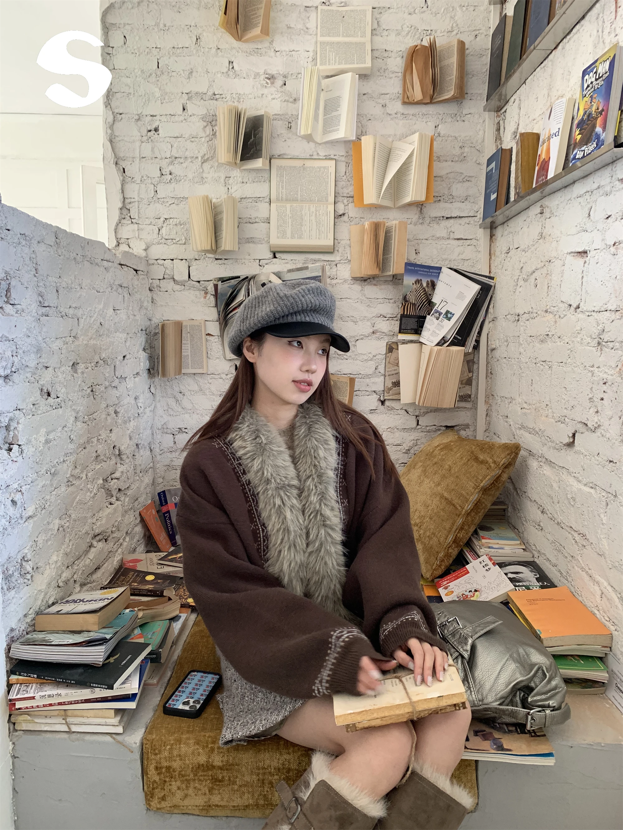 

Sp at Thiened Faux Fur Collar Sweater Cardigan Women's Winter Warm Versatile Loose Fit Batwing Sve V-ne Coat