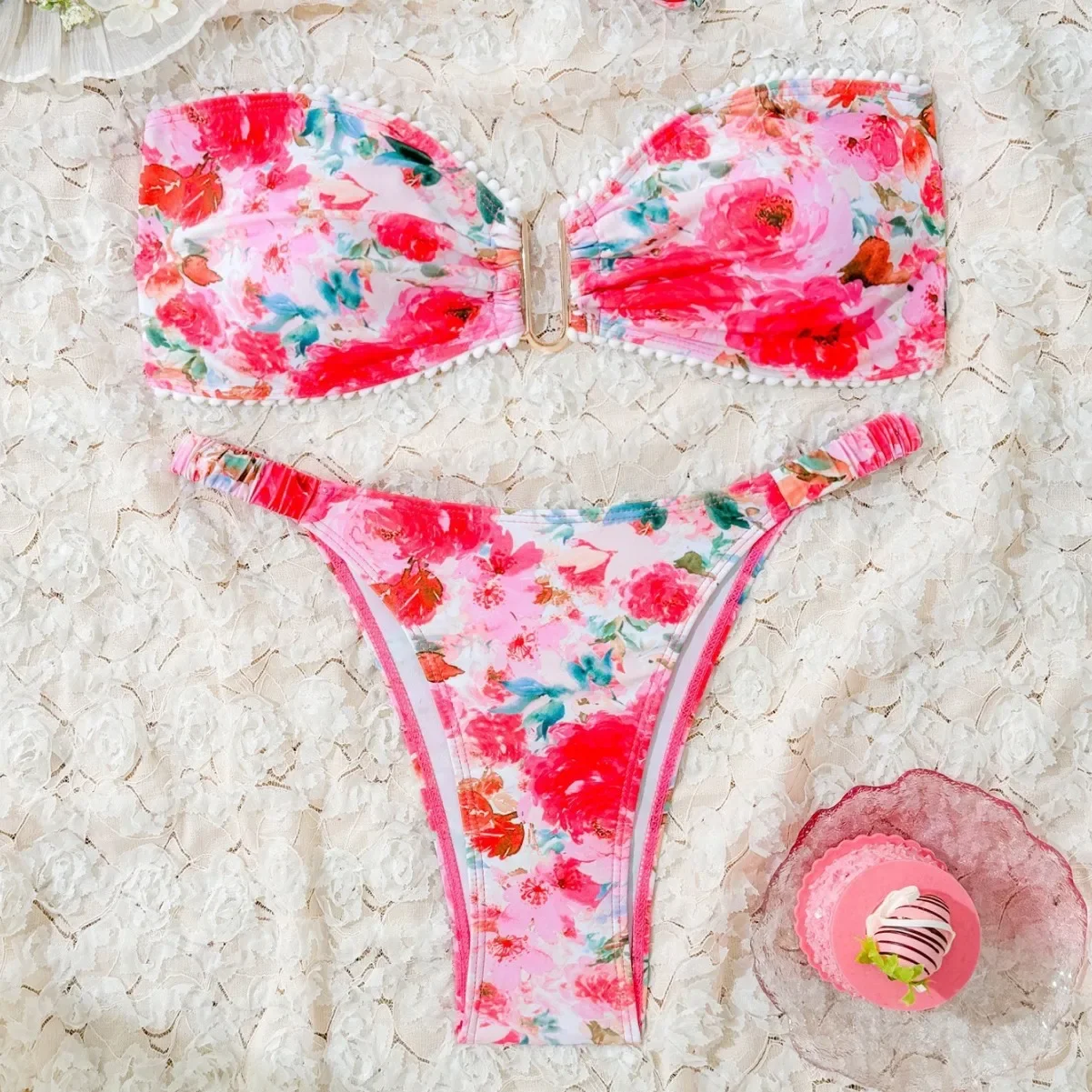 

Новый женский сексуальный комплект бикини-бандо, микро купальные костюмы, купальник-стринги, купальный костюм из двух предметов, пляжная одежда, бикини с цветком