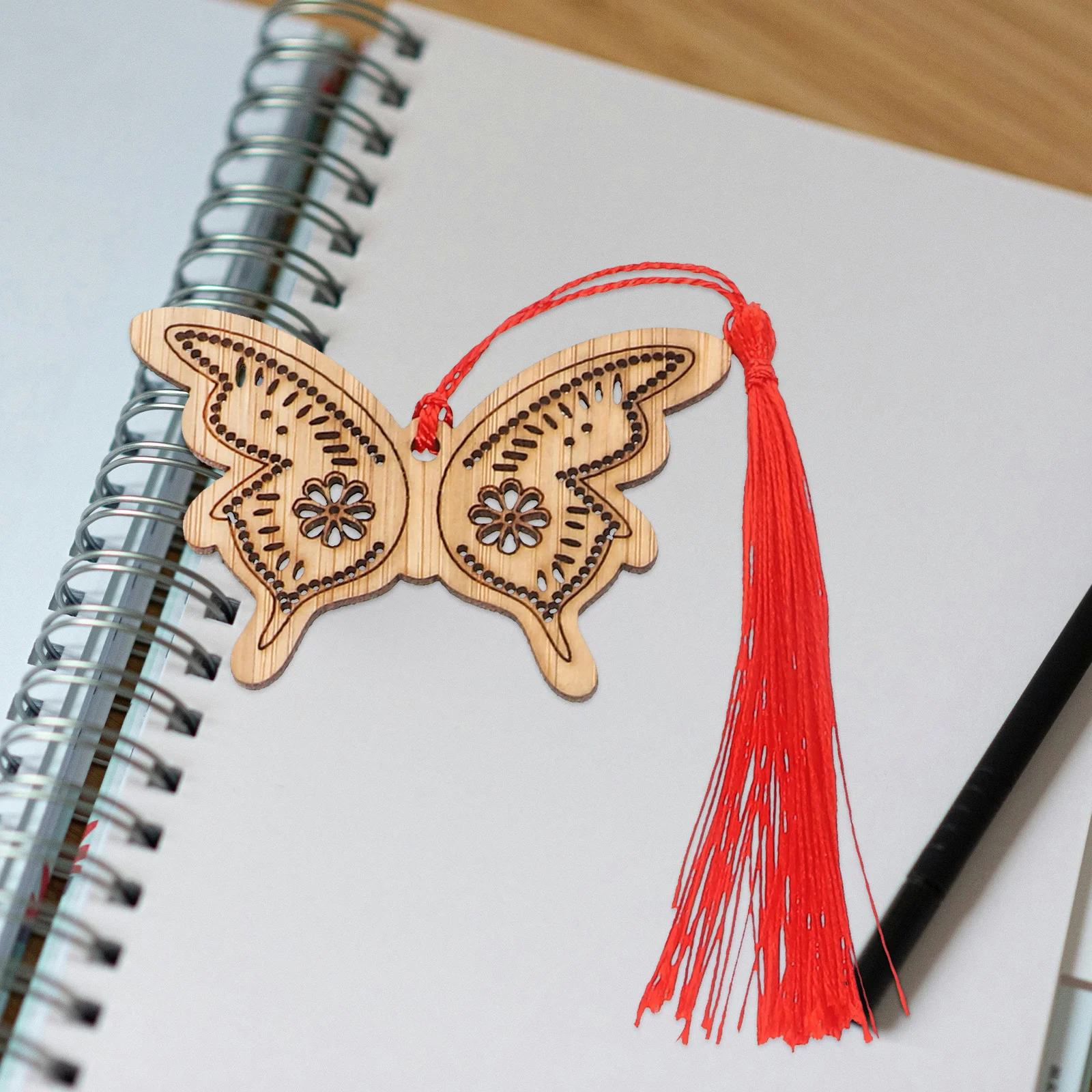 4 قطعة الإشارات المرجعية الخيزران شكل فراشة فريد رائعة كتاب علامات هدايا للنساء قراءة الإشارات المرجعية السائبة للبالغين