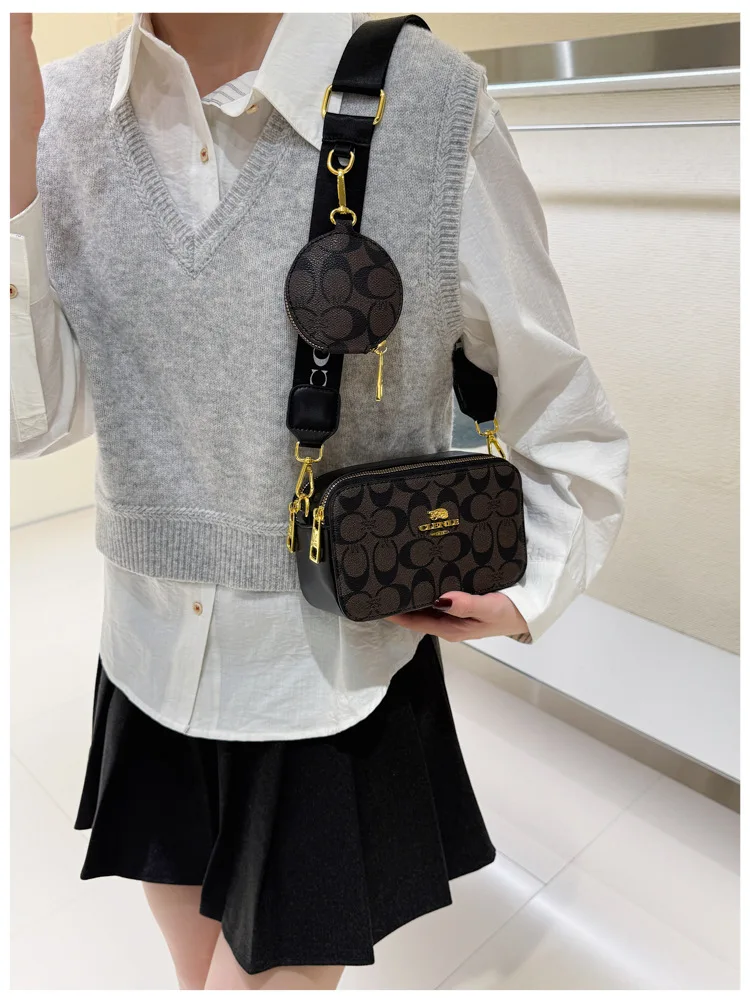 Advanced Women's 2026 New Retro Printed Wide Shoulder Strap Small Square Bag Fashion Single Shoulder Diagonal Cross Bag Trendy