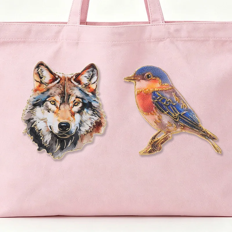 Realistische Aquarell-Tier-UV-Druck-Abzeichen Blauer Vogel Wolfskopf Anstecknadeln Naturkunst Metallbroschen Anstecknadel-Set Geschenk – Detail 4