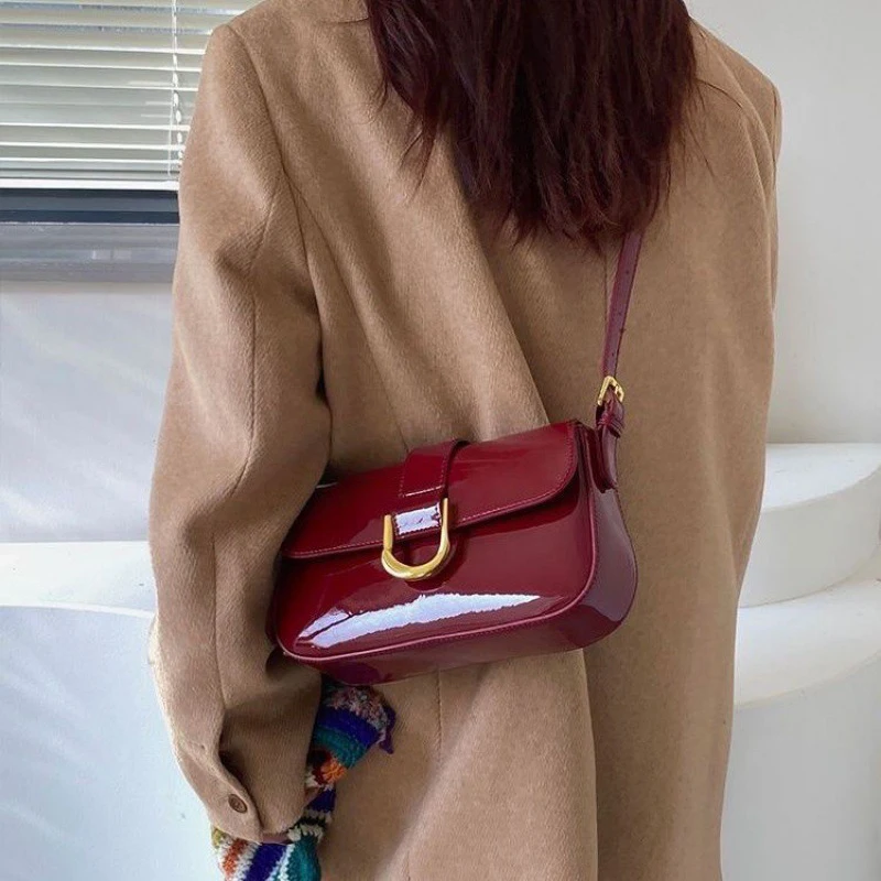 Women Fashion Crossbody Bag Red Vintage Saddle Small Patent Leather Shoulder Bag Luxury Design Ladies Trend Flap Handbags