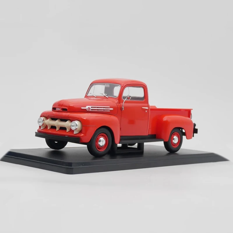 IXO Diecast 1:24 Scale F-1 pickup Alloy Car Model Finished Product Simulation Toy Collection Gift Static Model Display