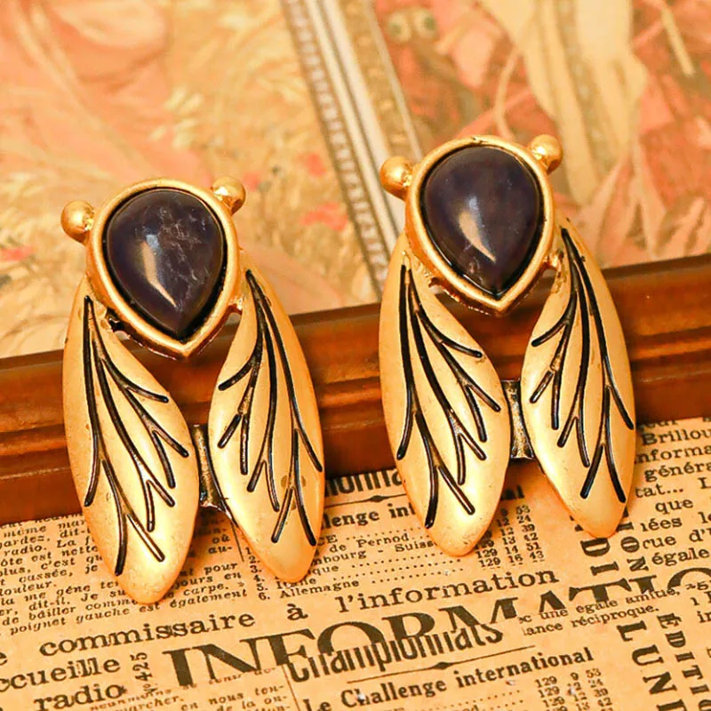 

Bobokiki Jewelry Fashion Cicada Titanium Steel Micro-Inlaid AAA Gem Silver Needle Luxury Palace Retro Earrings