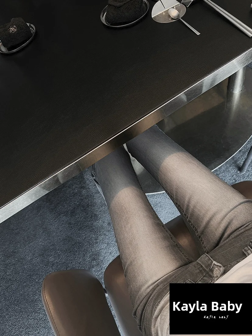 بنطلون جينز نسائي منخفض الخصر بتصميم جرس من الأسفل، لون رمادي فاتح، مغسول، متوهج، مناسب لفصلي الربيع والخريف، مصنوع من قماش ا...