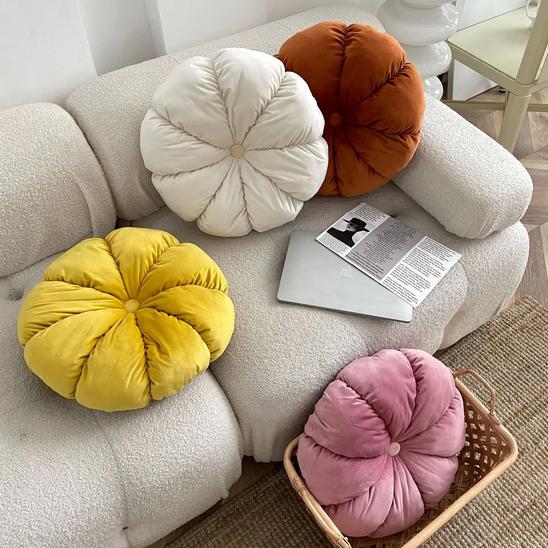 

Nordic INS Style Dutch Velvet Eight-Petal Pumpkin Pillow Futon Pleated Sofa Cushion Office Chair Cushion Bay Window Seat Cushion