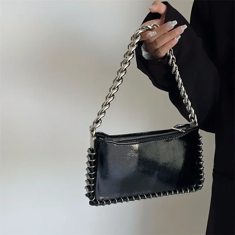 Fashion Chic Design Chain Bag Women 2024 New High-Grade Glossy Patent Leather Shoulder Bag Novelty Trend Black Purse Handbags