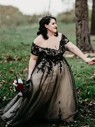 Plus Size Black Wedding Dresses V-Neck Short Sleeve Off Shoulder High Waist Long A-Line Gothic Bridal Gown Country Pastrol Style