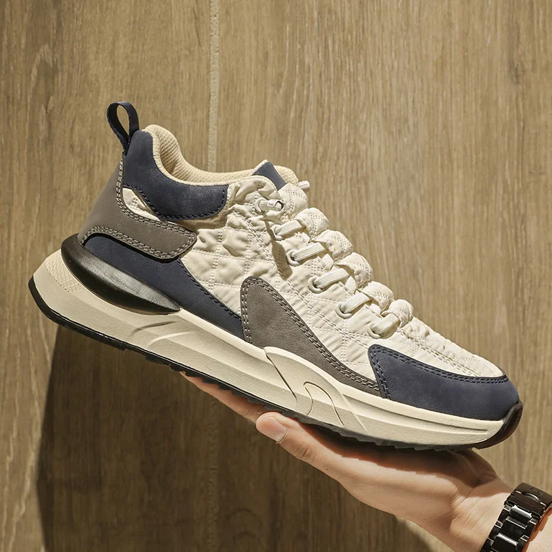 يتم إضافة الأحذية الرياضية غير الرسمية الجديدة للرجال لعام 2025، والأحذية الرياضية النسائية، والأحذية الرياضية للربيع والخريف إلى الموضة