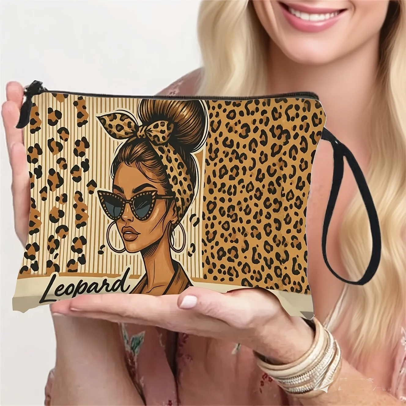 Leopard Print Toiletry Bag Portable Cosmetics Storage Pouch with A Zipper Suitable for Travel Students Work for Women Gifts