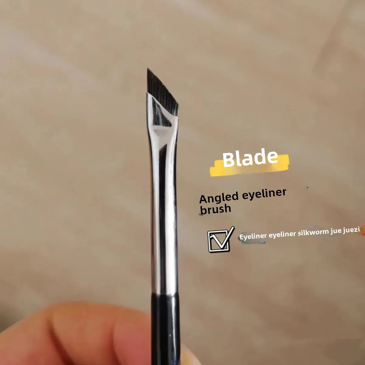 New Angled Blade Eyeliner Brush Sickle Flat Eyes Face Down To Silkworm Detail Eye Makeup Brushes Beauty Tools