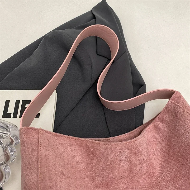 Solid Color High End Tote Women\'s Bag 2024 New Fashionable Versatile Velvet Shoulder Bag Large Capacity Commuting Bucket Handbag