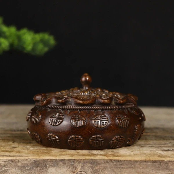 

Pure copper attracts treasures. Ashtrays are a great for daily life. Gold ashtrays are perfect for various household occasions